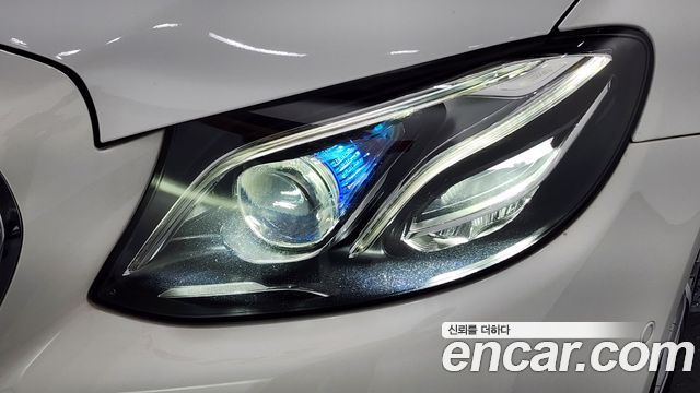 Mercedes-Benz E-Class (W213) E220d Cabriolet 2018 — фото 22