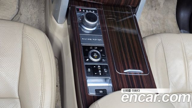 Land Rover Range Rover (IV) 4.4 SDV8 Vogue SE DIESEL 2015 — фото 9