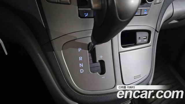 Hyundai Grand Starex Van 3-Seater Smart 2021 — фото 9