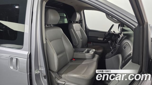 Hyundai Grand Starex Van 3-Seater Smart 2021 — фото 11