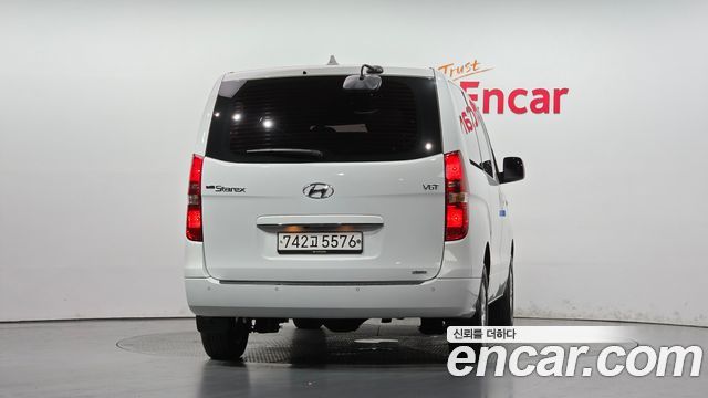 Hyundai Grand Starex 4WD Wagon 12-Seater Smart 2019 — фото 4