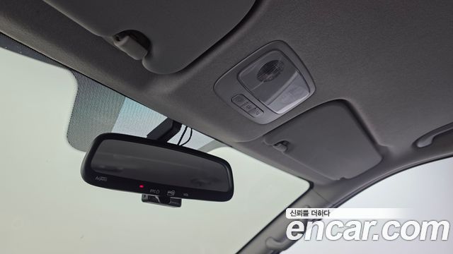 Hyundai Grand Starex 4WD Wagon 12-Seater Smart 2019 — фото 18