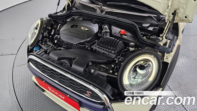 MINI Cooper S 5Door Standard 3rd 2017 — фото 6