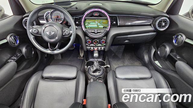 MINI Cooper S 5Door Standard 3rd 2017 — фото 7