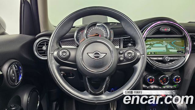 MINI Cooper S 5Door Standard 3rd 2017 — фото 13