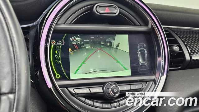 MINI Cooper S 5Door Standard 3rd 2017 — фото 14