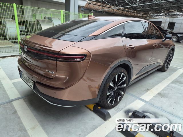 Toyota Crown Crossover 2.4 4WD Dual Boost HYbrid 2023 — фото 5