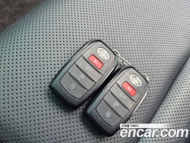 Toyota Crown Crossover 2.4 4WD Dual Boost HYbrid 2023 — фото 15