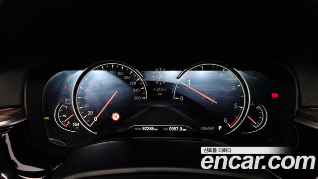 BMW 5 Series (G30) 520d xDrive M Sport Package Plus 2017 — фото 8