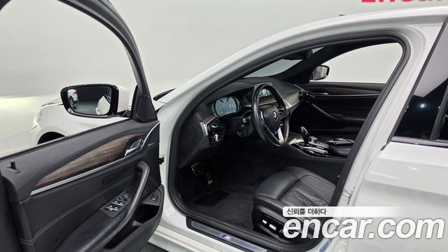 BMW 5 Series (G30) 520d xDrive M Sport Package Plus 2017 — фото 10