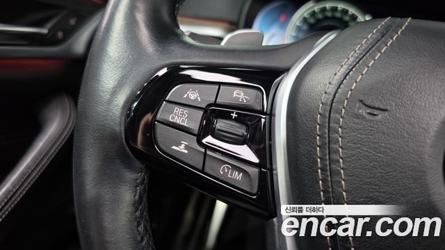 BMW 5 Series (G30) 520d xDrive M Sport Package Plus 2017 — фото 16