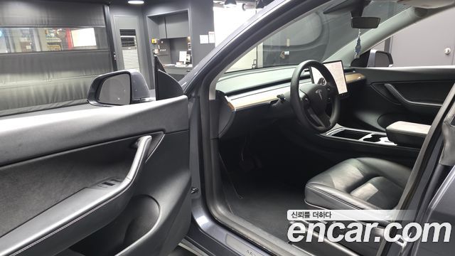 Tesla Model Y Long Range AWD 2021 — фото 10