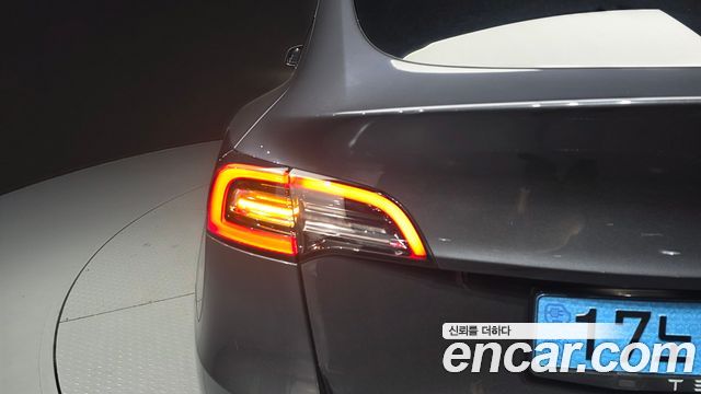 Tesla Model Y Long Range AWD 2021 — фото 29