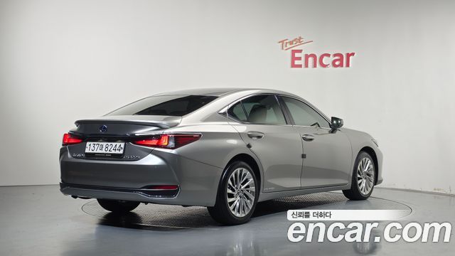 Lexus ES300h (VII) Luxury Plus 2021 — фото 2