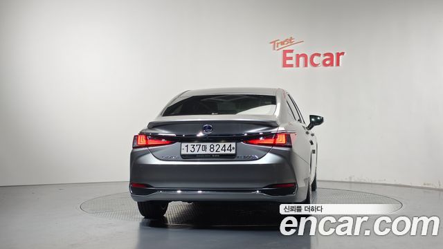 Lexus ES300h (VII) Luxury Plus 2021 — фото 4