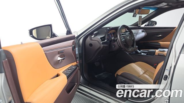 Lexus ES300h (VII) Luxury Plus 2021 — фото 10