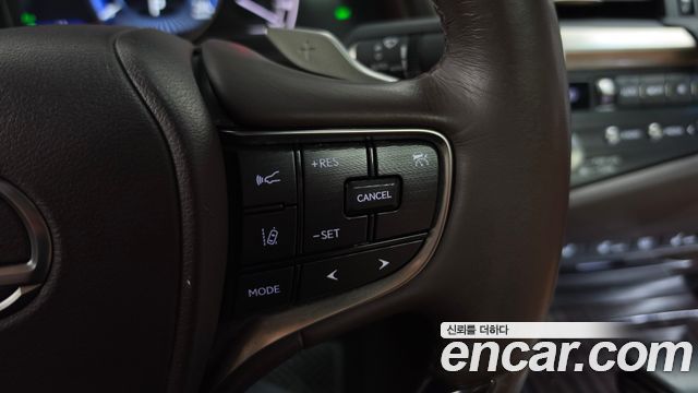 Lexus ES300h (VII) Luxury Plus 2021 — фото 17