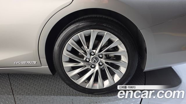 Lexus ES300h (VII) Luxury Plus 2021 — фото 21