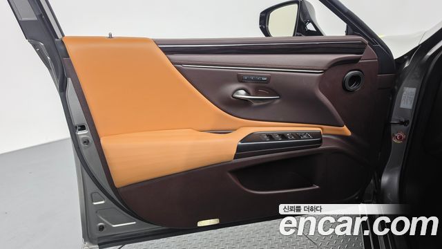 Lexus ES300h (VII) Luxury Plus 2021 — фото 24