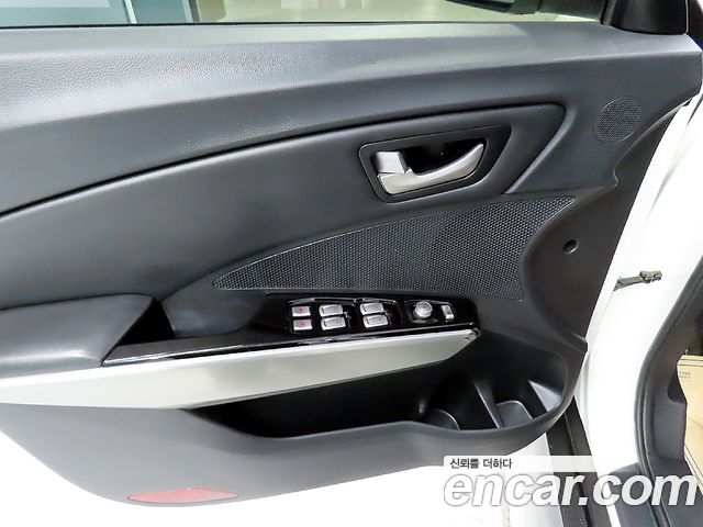 KG Mobility (SsangYong) Tivoli Diesel TX 2WD 2017 — фото 20