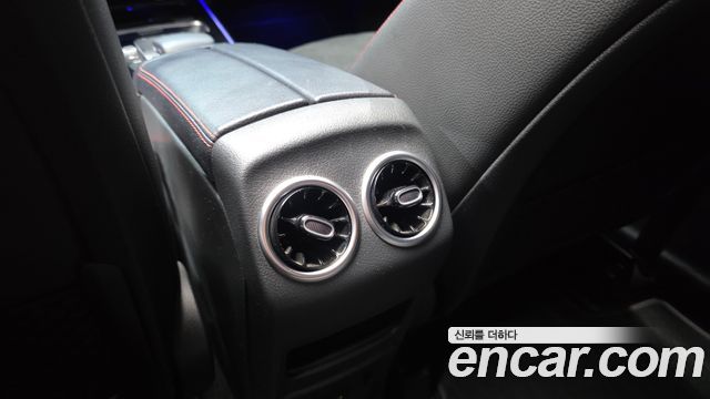 Mercedes-Benz GLB-Class (X247) GLB250 4MATIC 2021 — фото 18