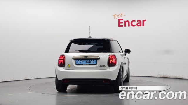MINI Cooper Electric Resolute Edition 3rd 2024 — фото 4