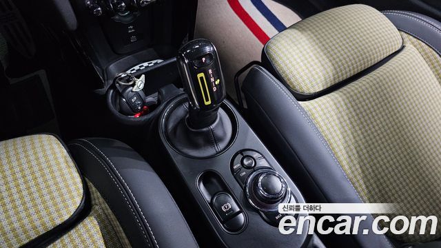MINI Cooper Electric Resolute Edition 3rd 2024 — фото 9