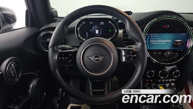 MINI Cooper Electric Resolute Edition 3rd 2024 — фото 13