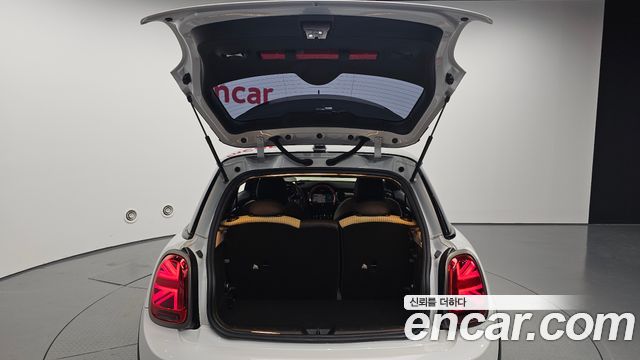 MINI Cooper Electric Resolute Edition 3rd 2024 — фото 20