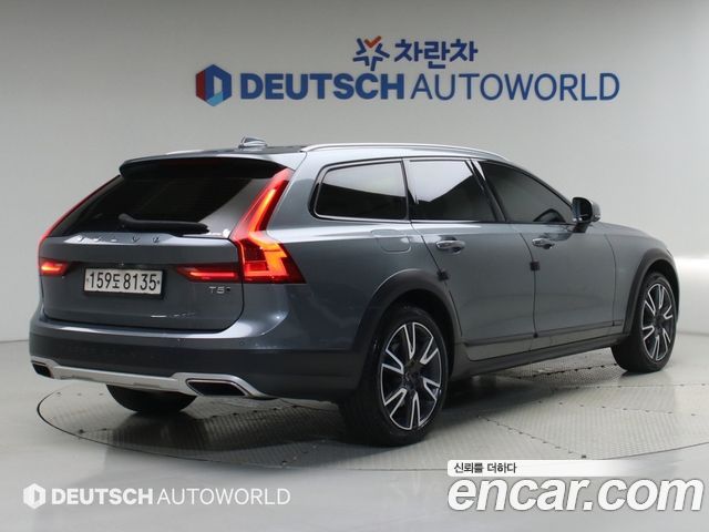 Volvo V90 Cross Country T5 Pro AWD 2020 — фото 2