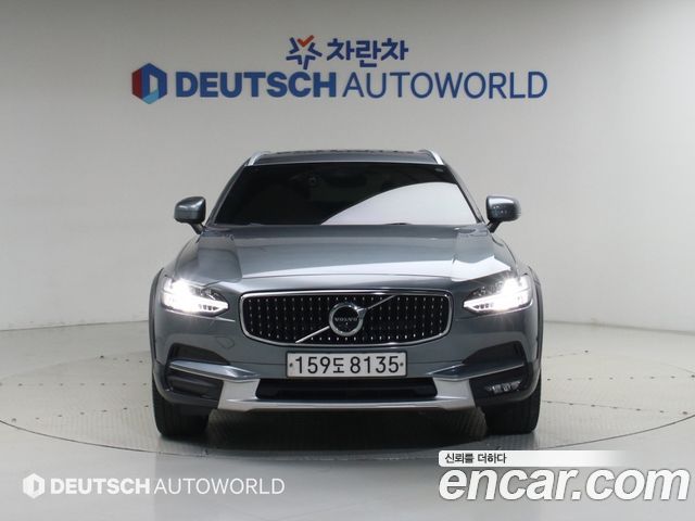 Volvo V90 Cross Country T5 Pro AWD 2020 — фото 3