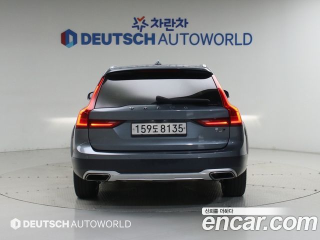 Volvo V90 Cross Country T5 Pro AWD 2020 — фото 4