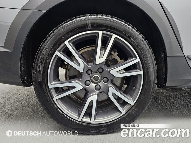 Volvo V90 Cross Country T5 Pro AWD 2020 — фото 5