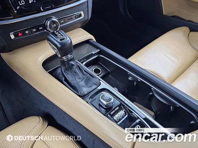 Volvo V90 Cross Country T5 Pro AWD 2020 — фото 9