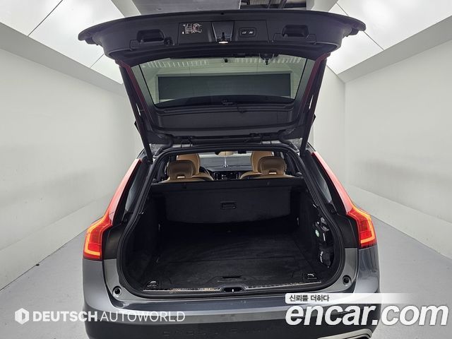 Volvo V90 Cross Country T5 Pro AWD 2020 — фото 23