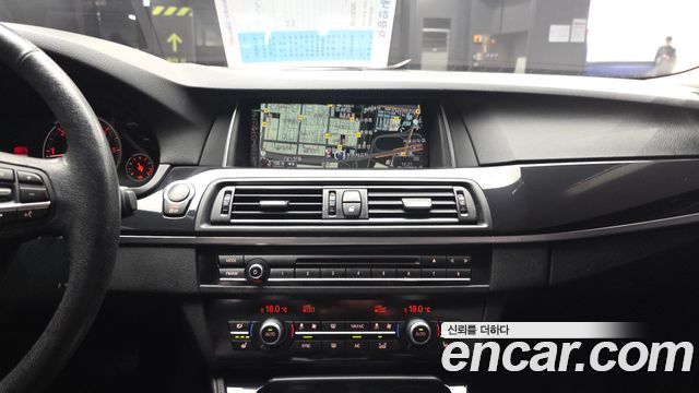 BMW 5 Series (F10) 520d 2015 — фото 13