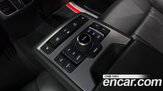 Genesis G80 3.8 GDI AWD Prestige 2018 — фото 18