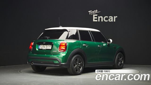 MINI Cooper 5Door Classic Third Generation 2022 — фото 2