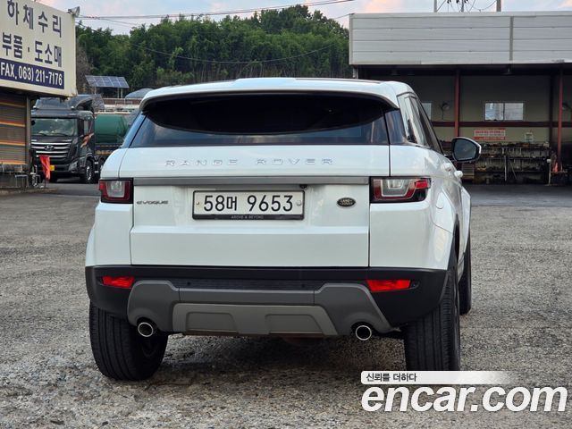 Land Rover Range Rover Evoque 2.0 TD4 SE 2017 — фото 2