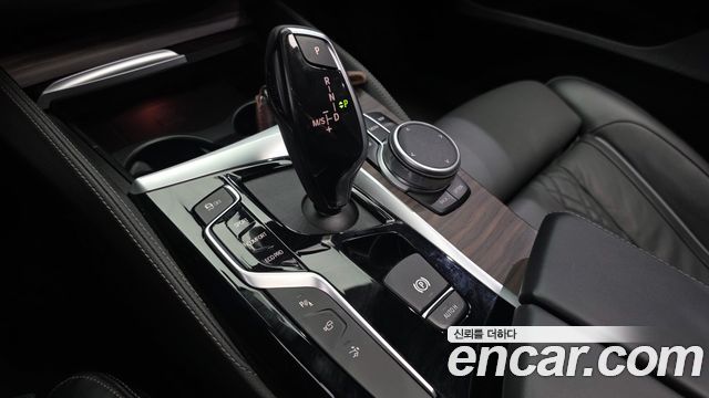 BMW 6 Series GT (G32) 640i xDrive M Sport 2020 — фото 9