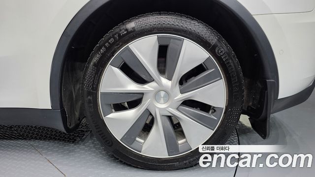 Tesla Model Y Long Range AWD 2021 — фото 27