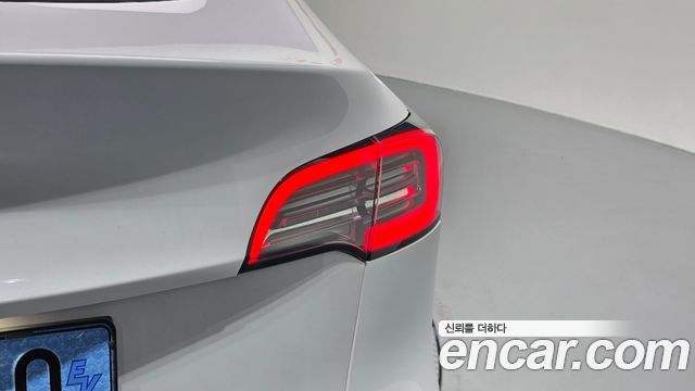 Tesla Model Y Long Range AWD 2021 — фото 29