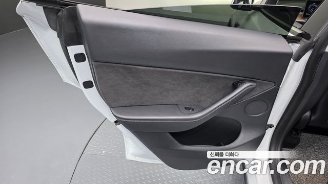 Tesla Model Y Long Range AWD 2021 — фото 31