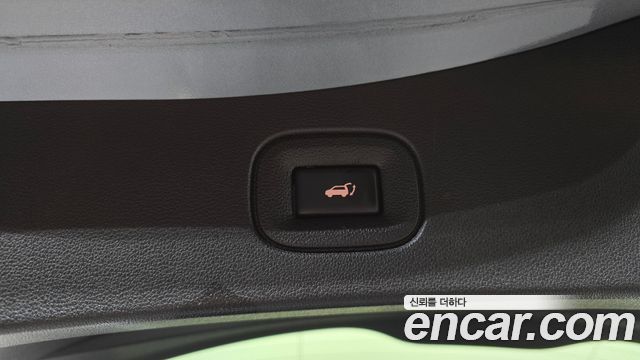 Renault Korea QM6 2.0 LPe RE Signature 2WD 2022 — фото 17
