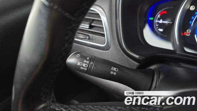Renault Korea QM6 2.0 LPe RE Signature 2WD 2022 — фото 33