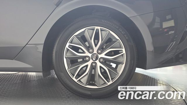 Kia K5 Hybrid (III) Signature 2020 — фото 21