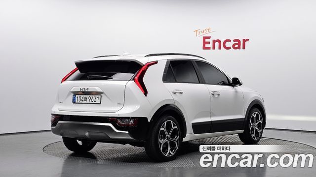 Kia Niro Signature 2022 — фото 2