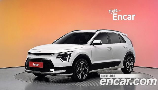 Kia Niro Signature 2022 — фото 1