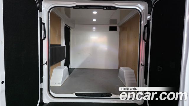 Hyundai ST1 Cargo Premium 2025 — фото 20