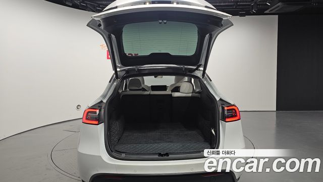 Tesla Model Y Long Range AWD 2021 — фото 20